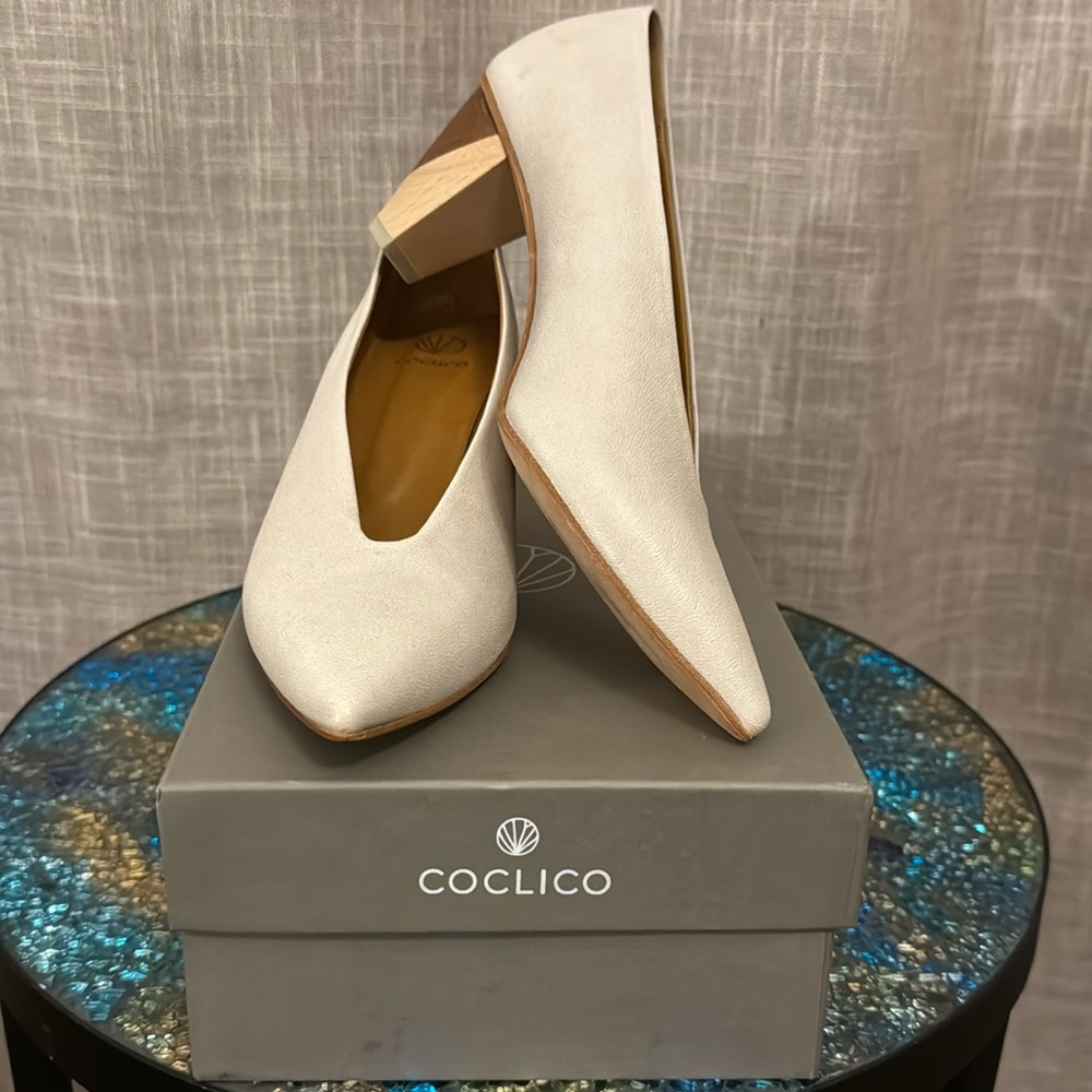Coclico James Pump in Perla Gray